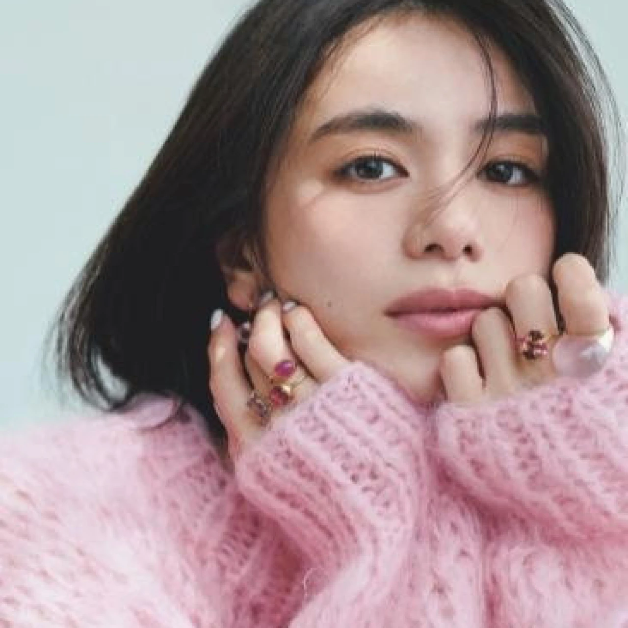 【可愛さ2割増しな大人のピンク】30代、久々のピンクは「リッチな小物＆ジュエリー」で♡