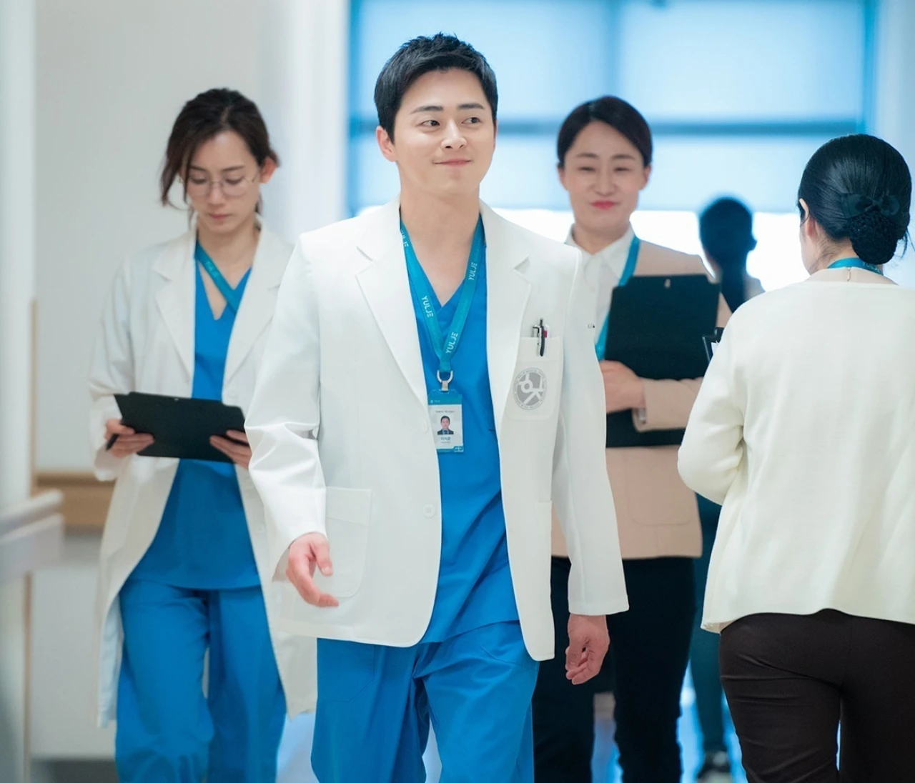 心がじーんと温まる! 国内外で「賢医ロス」を引き起こした『賢い医師生活』が沼すぎる【韓ドラオタクおすすめの1本】