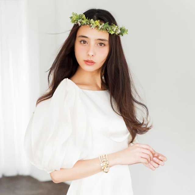 花嫁こそ抜け感が大切!「ゆる感ヘアアレンジ&旬顔メイク」_2