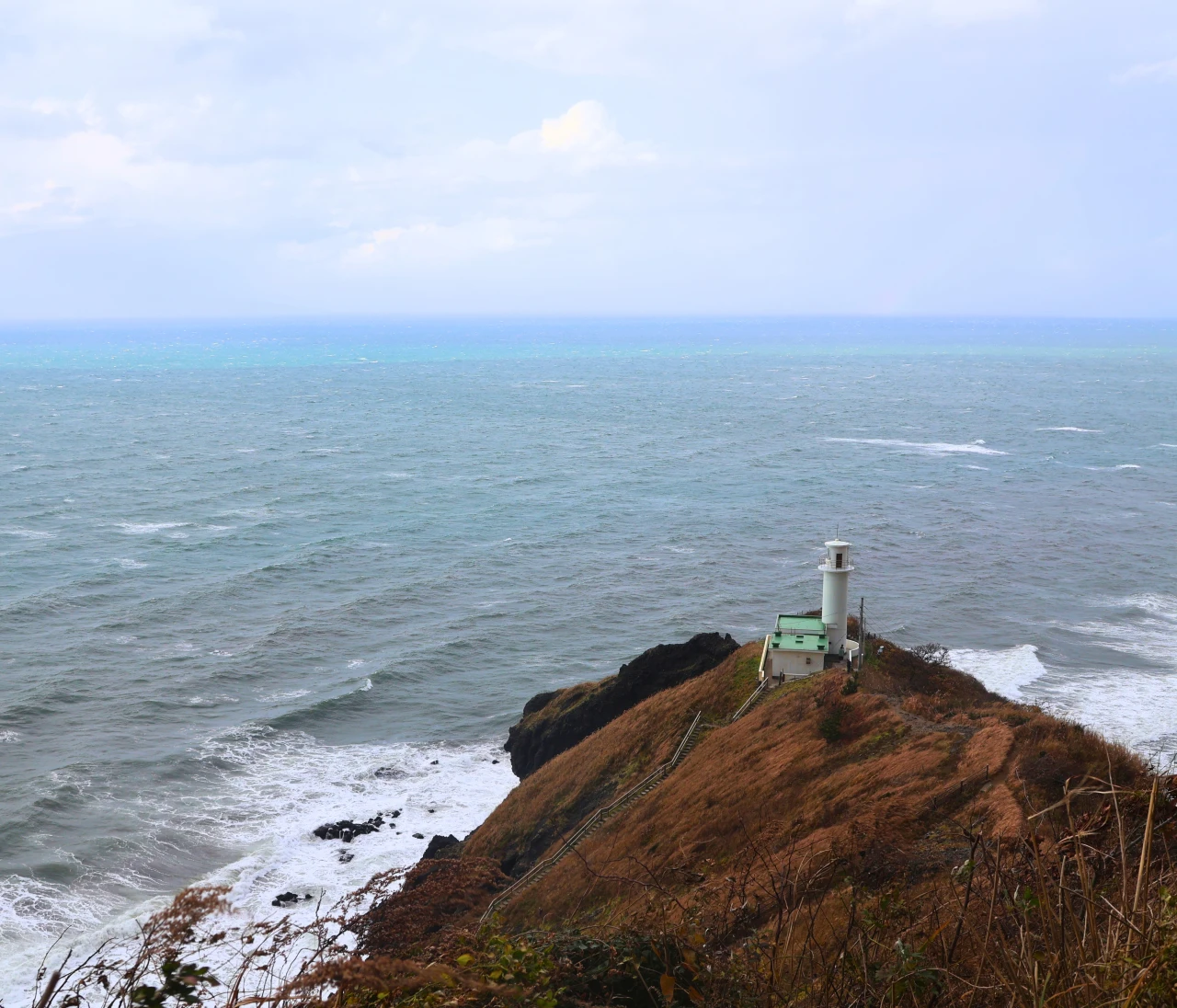 【新潟】登山口はまさかの海!? 角田山で標高０ｍから"青すぎる"登山【登山日記】