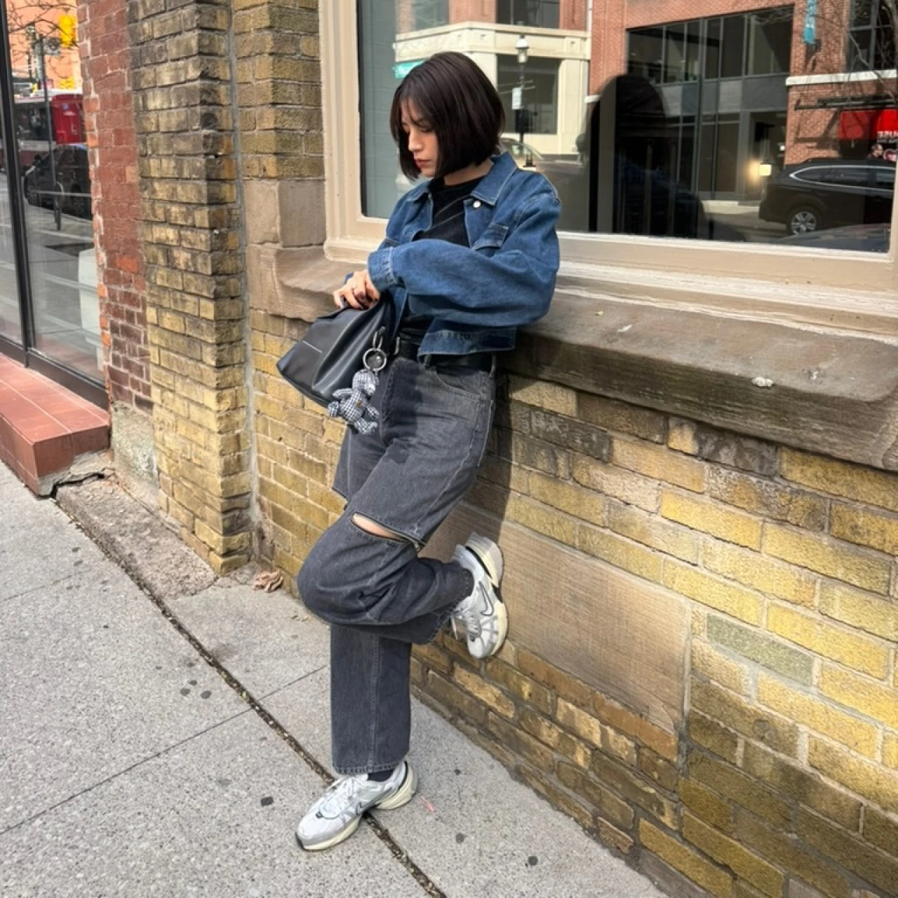 結局これしか履いてない!大人が頼る【シルバースニーカー】