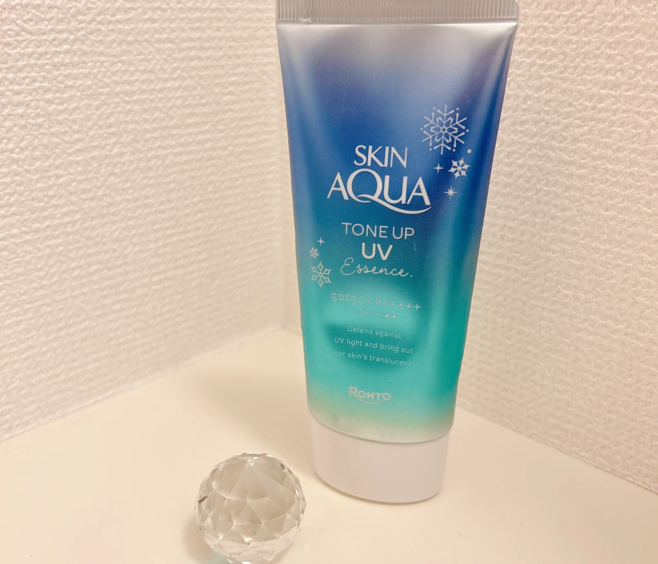 【私のおすすめUVコスメ】色と光をコントロール「スキンアクア トーンアップUVエッセンス」で内側から透明感を！