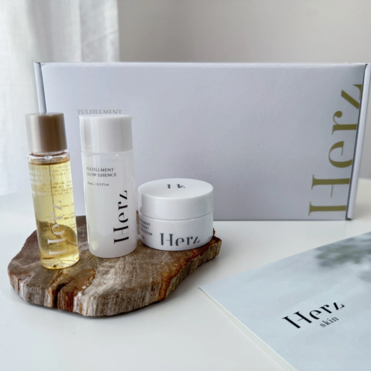 【舟山久美子さん】ゆらぎ肌・ニキビ肌に悩んだら使ってみて！ くみっきーが手がけるスキンケアブランド Herz【ヘルツ】