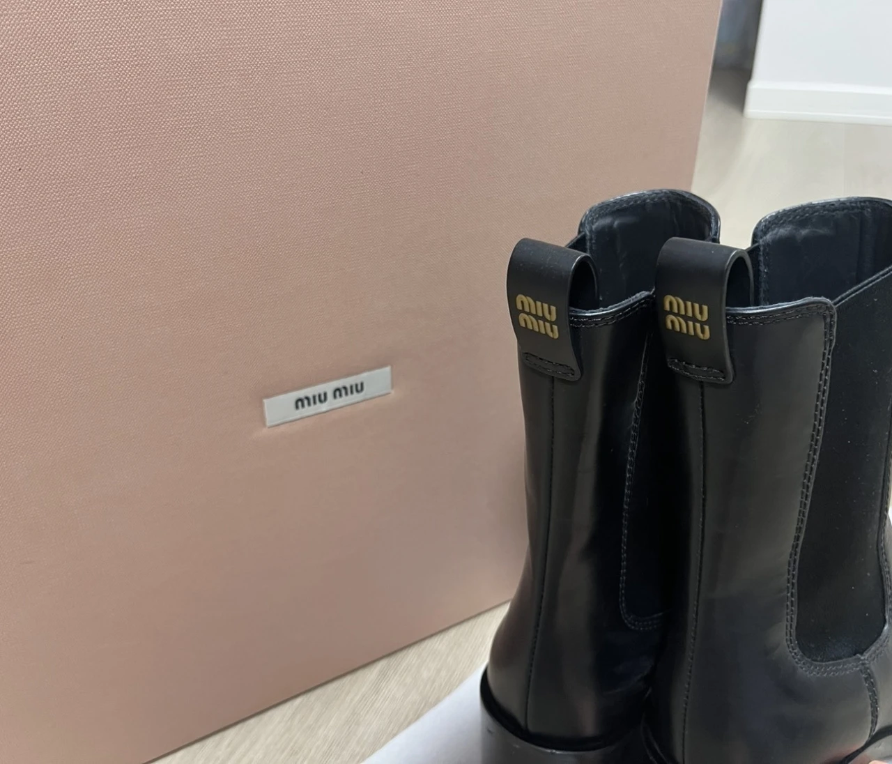 【miumiu】サイドゴアブーツが可愛すぎる💛｜28歳リアルバイをご紹介