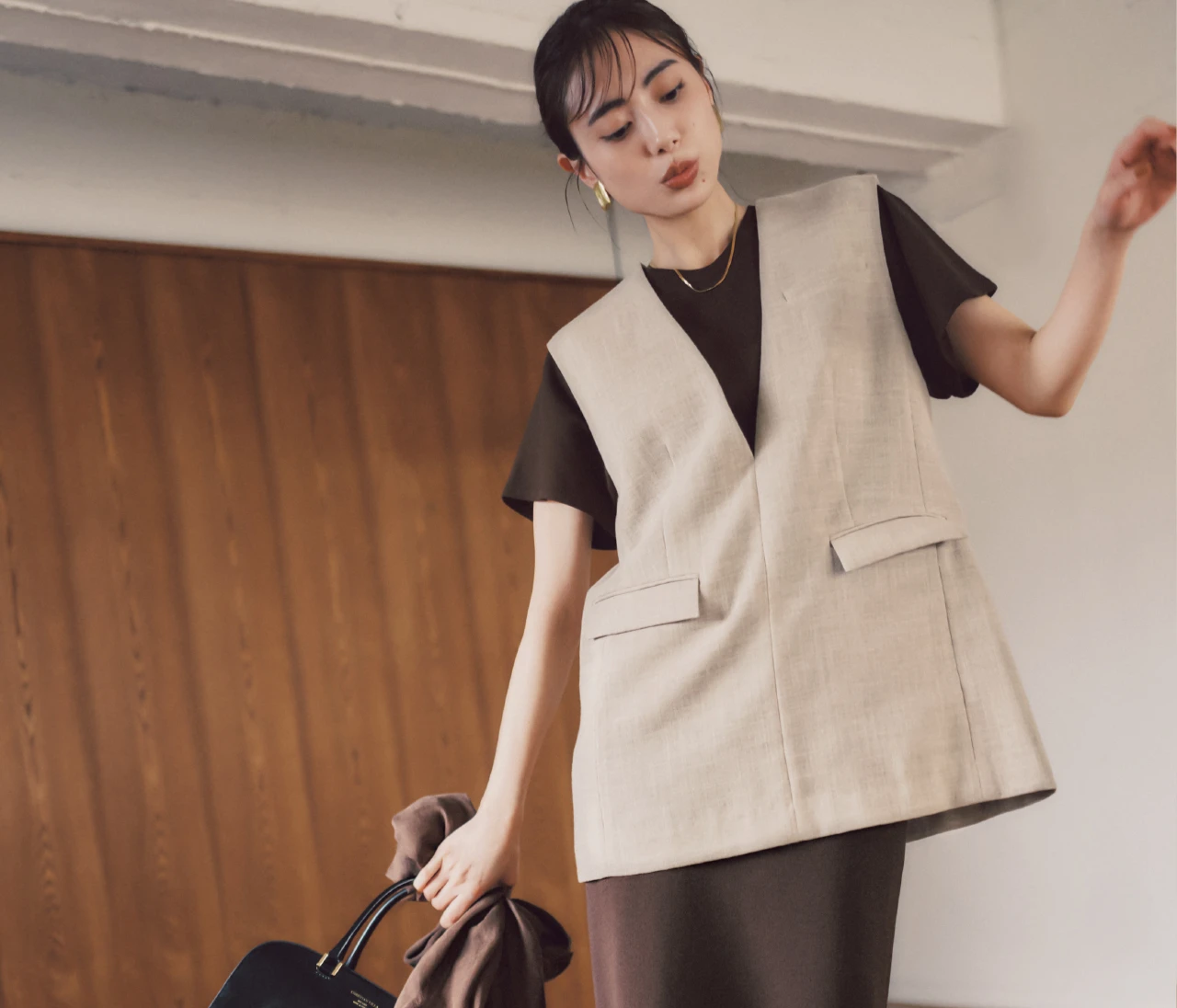 【この夏トレンドはブラウン！】ほんのりモダンなたたずまいを確約「アースカラー」配色3選