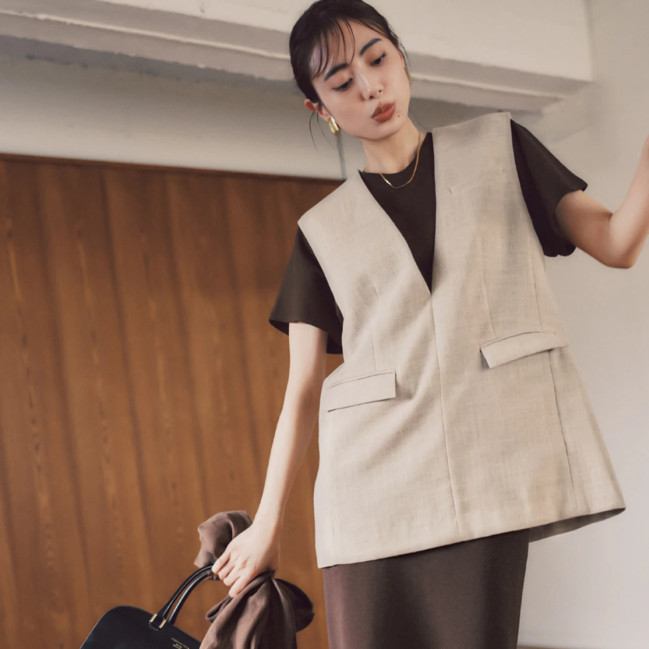 【この夏トレンドはブラウン!】ほんのりモダンなたたずまいを確約「アースカラー」配色3選