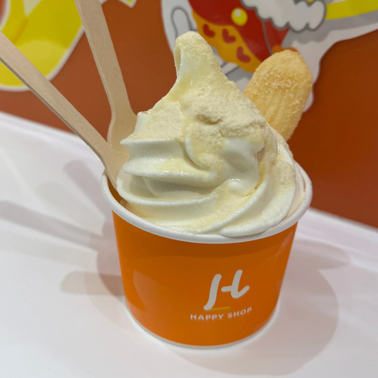 【新潟駅】みんな大好きなハッピーターンとソフトクリームがコラボ!あの魔法の粉がたっぷり…!? #BAILAアイス部