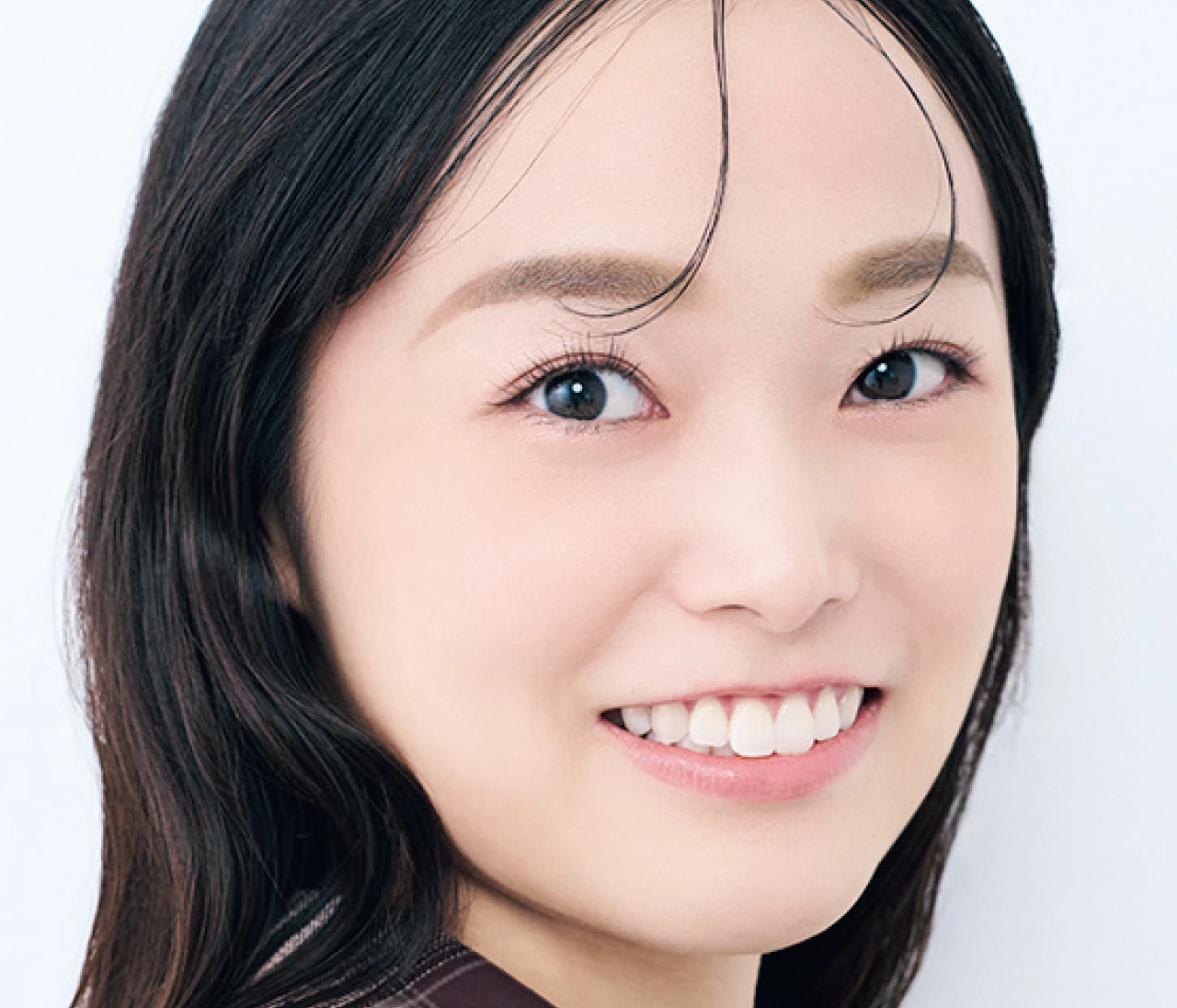 バランスが難しい離れ眉は、ぼかし技で眉間を短縮!【お悩み別・働く大人の正解眉の作り方】