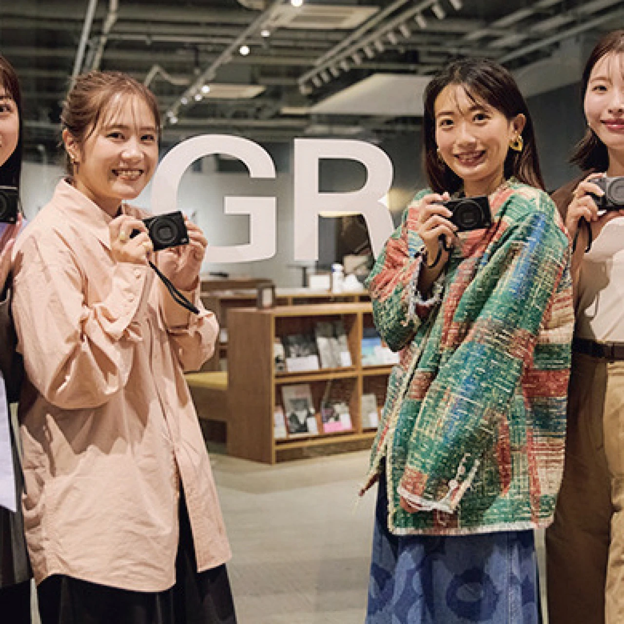 「カメラ部」の女子たちが、GR SPACE TOKYOで話題のGR Lessonを体験 #カメラ部 【 #スーパーバイラーズ バイラ部レポート】