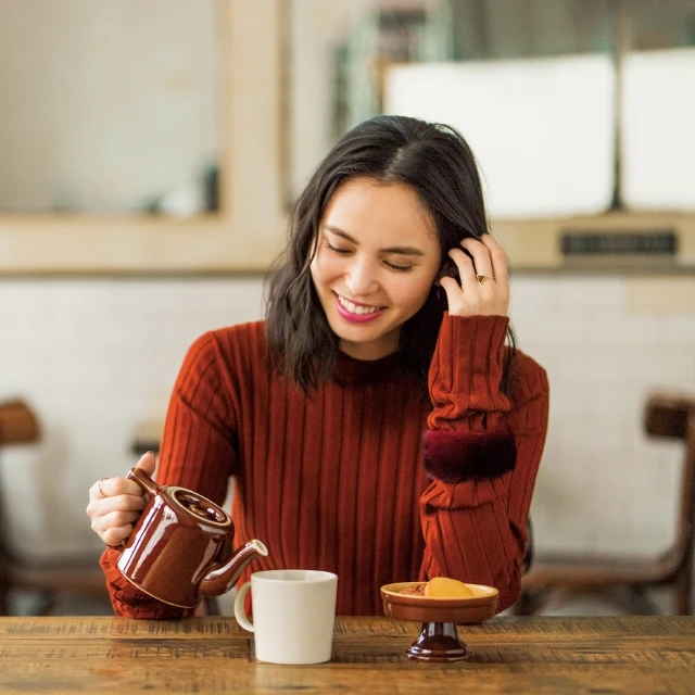 定番リブニットを今っぽく着る５つのワザ