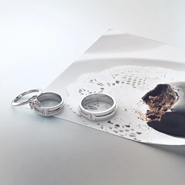 【ティファニー】絵になる二人のハイジュエラーリング