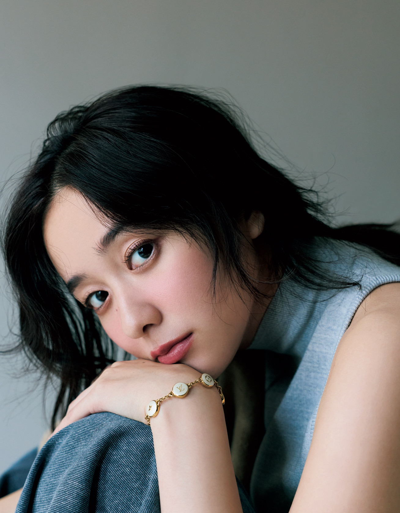 堀田真由さん／ラ・ボーテ ルイ・ヴィトン LV クレヨン 290