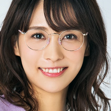 メガネの悩みをスタイリストが解決!顔幅が細くきつく見えてしまう人の正解は?