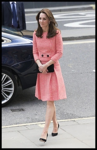 即真似できる！ キャサリン妃の長袖キレイ色ワンorツーピース