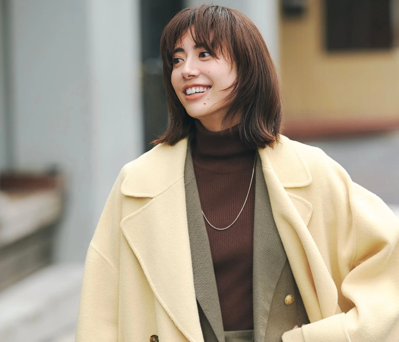 【ブラウン×イエローのカラーコーデ】まろやかなバターイエローで品よくトーンアップ!【BAILA今日のコーデ】