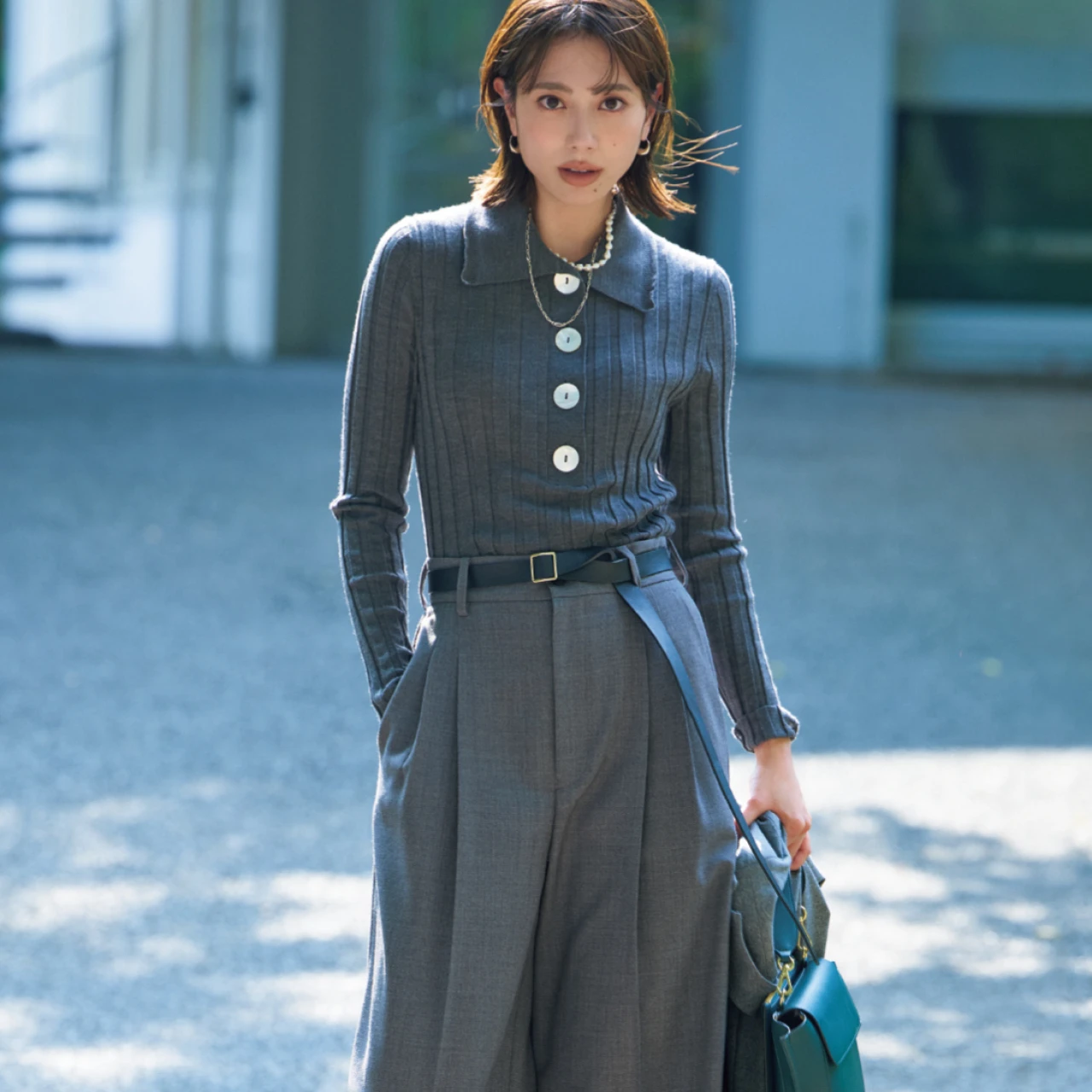 【今買うべき！ワイドパンツ・アワード2025】女らしさが品よく際立つ「ロンハーマン」のツータックパンツ