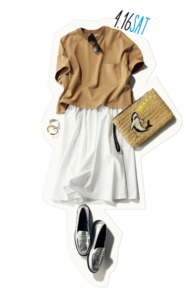 そろそろ、甘いだけじゃモテないかも? カジュアル仕上げの白スカートコーデこそ、彼ウケ♡