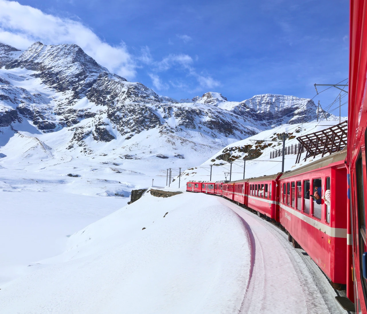 【世界遺産】車窓が美術館！ベルニナ急行で巡る色のコントラストと絶景旅【イタリア⇔スイス】