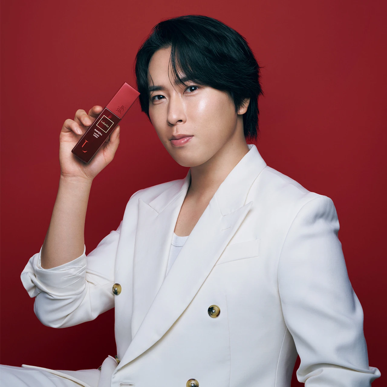 宮舘涼太さん（Snow Man）とレカルカから始まる赤の美─本気になった大人のためのエイジングケア