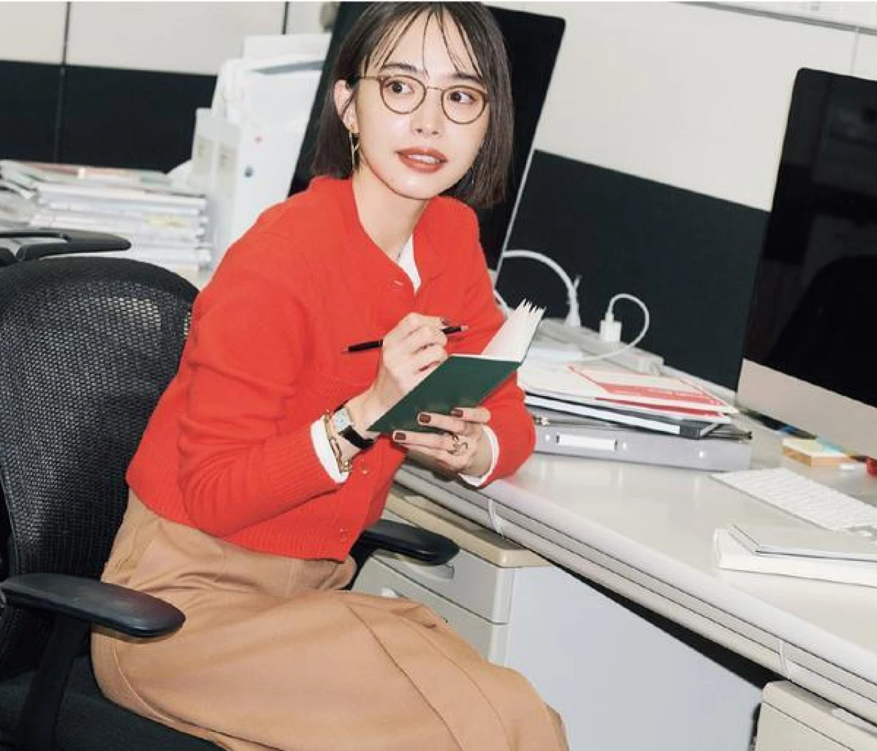 井桁弘恵さんがお手本！冬こそ使える「涼しいニット」5アイテム着回し15コーデ（写真）