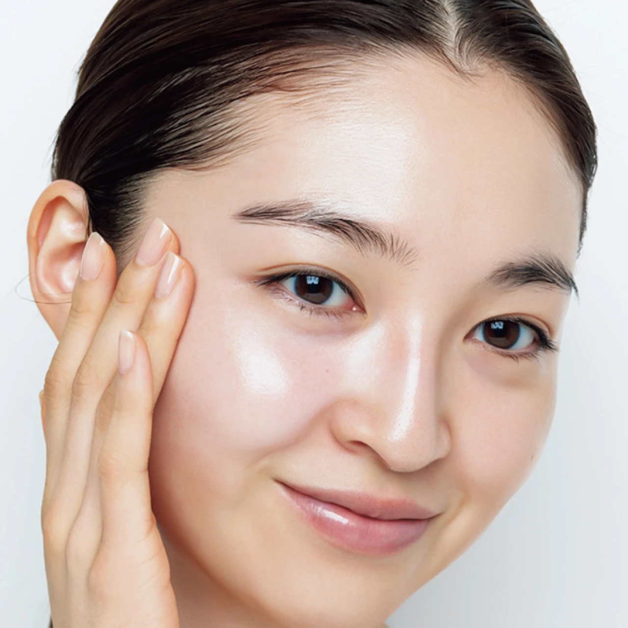 【大人のためのベースメイク完全解説】手をかける価値がある、薄づきできちんと感のある仕上がりに