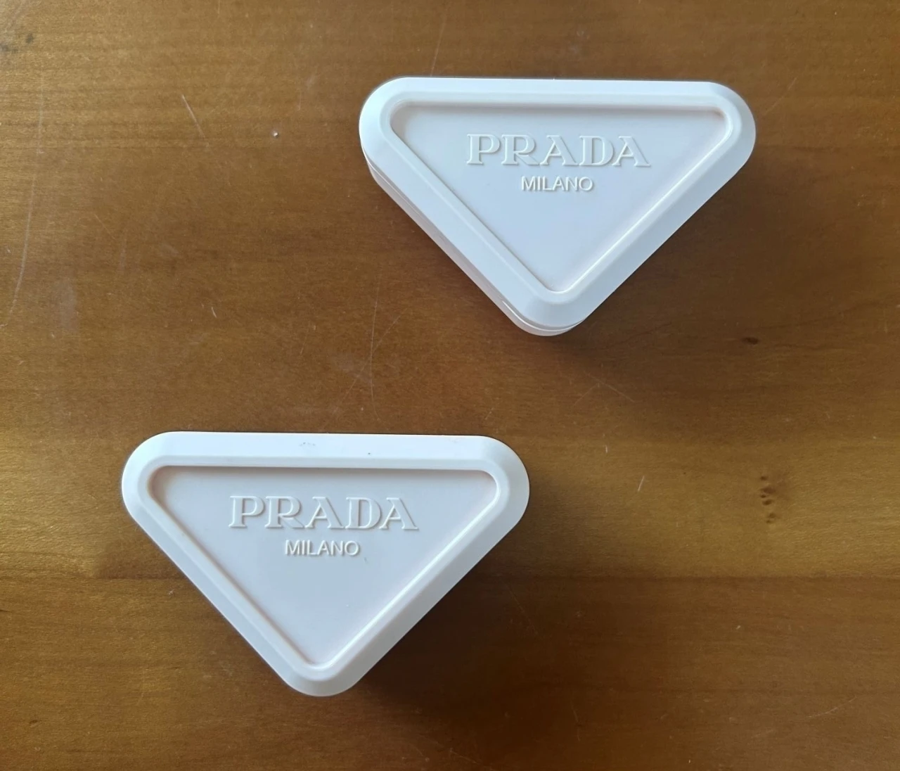 【プラダ ビューティ】テクスチャー、発色、使用感も素晴らしい