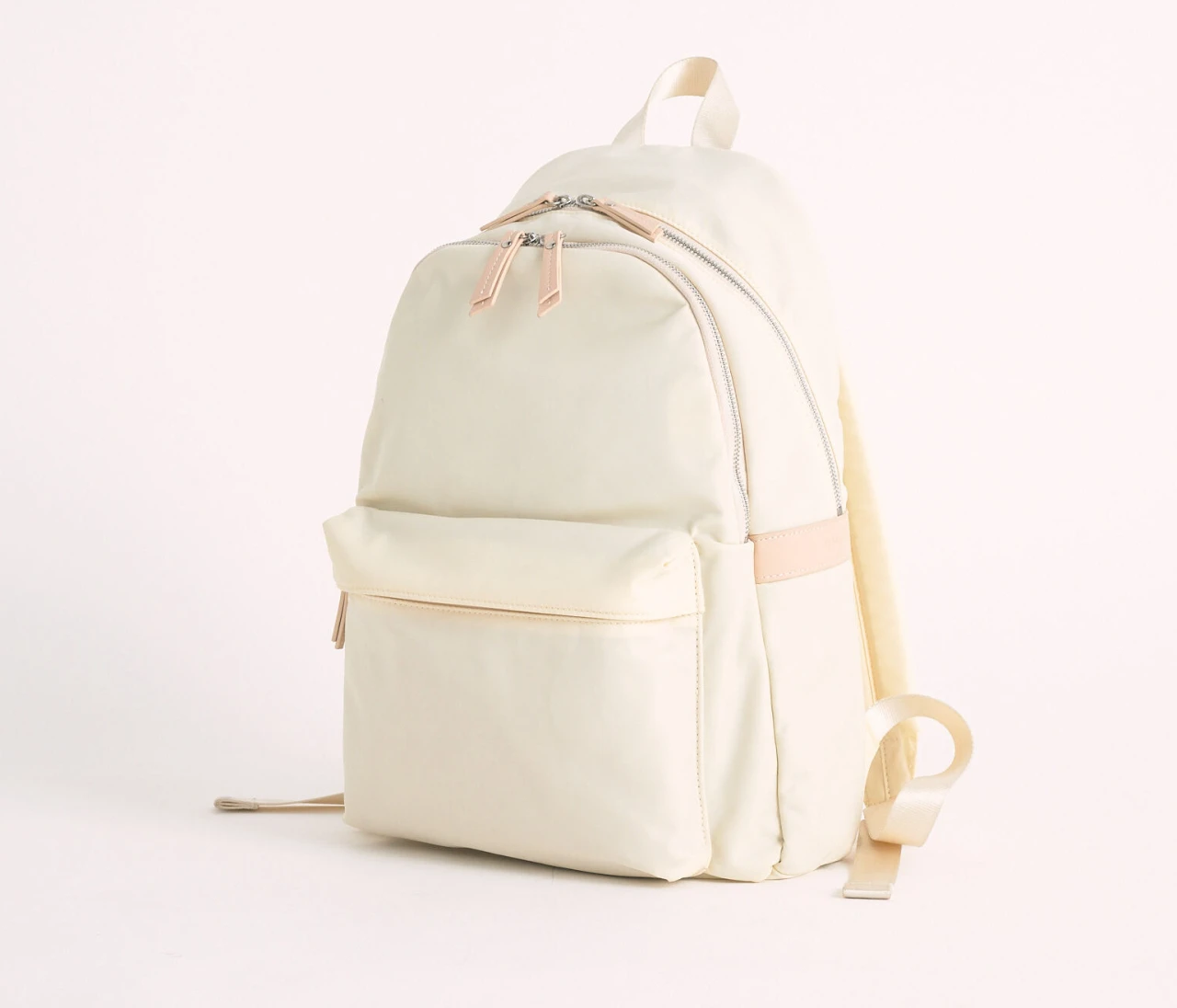 収納ポケットが豊富！「ダイアナ」のきれいめリュックは、荷物多め派におすすめ【優秀通勤リュック】