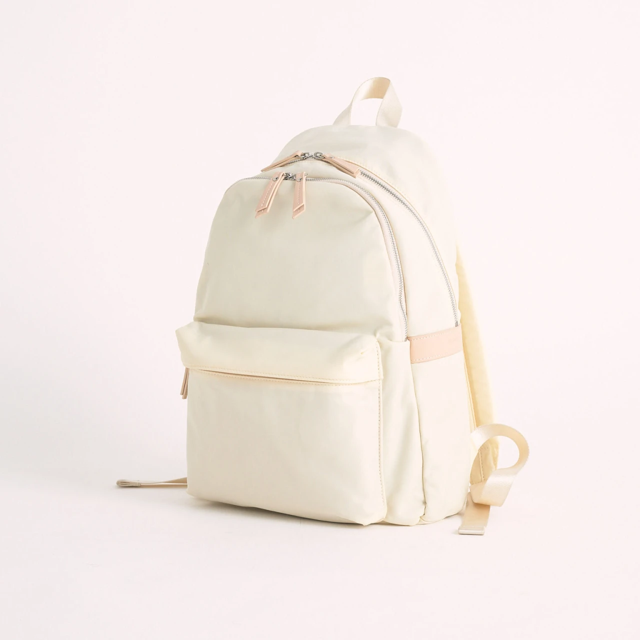 収納ポケットが豊富!「ダイアナ」のきれいめリュックは、荷物多め派におすすめ【優秀通勤リュック】