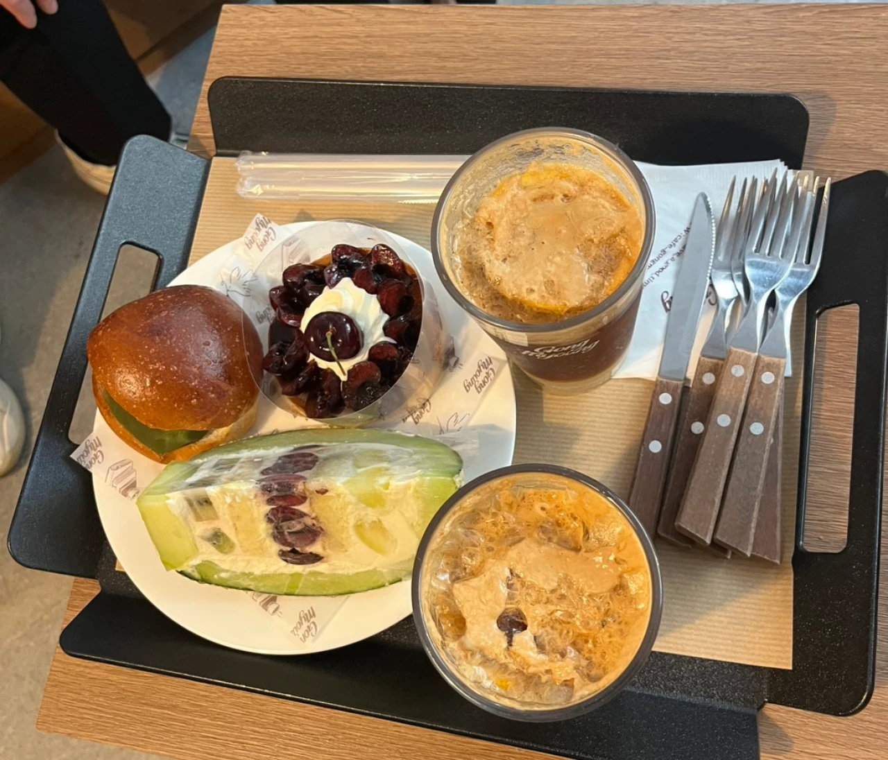 韓国おすすめカフェ💛공명（Gongmyoung）のフルーツパンが美味しすぎる