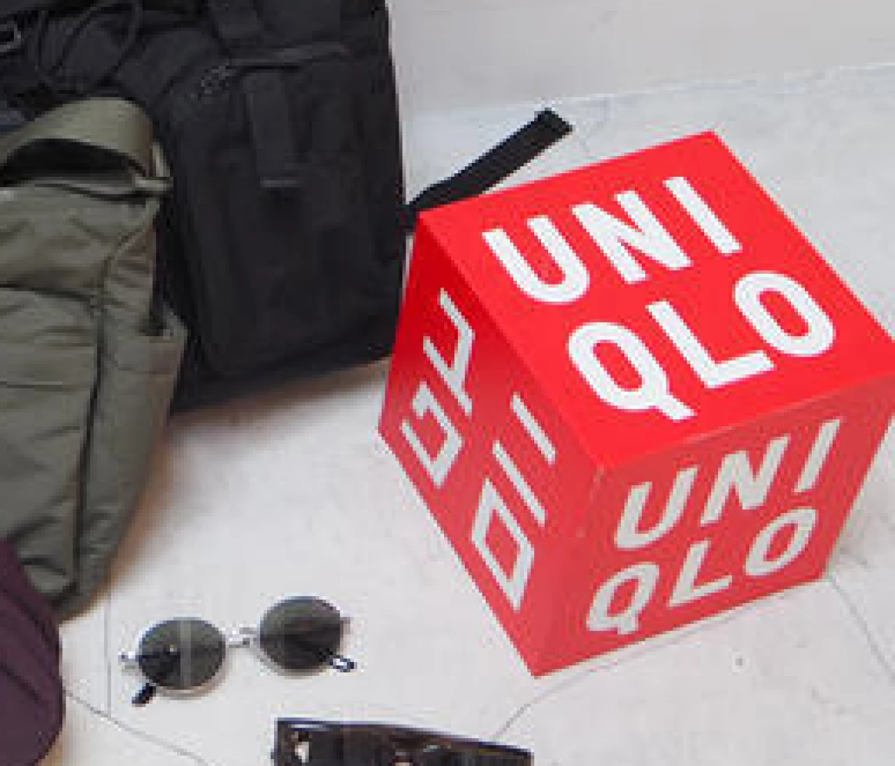 ユニクロの撥水バッグ5点（写真）