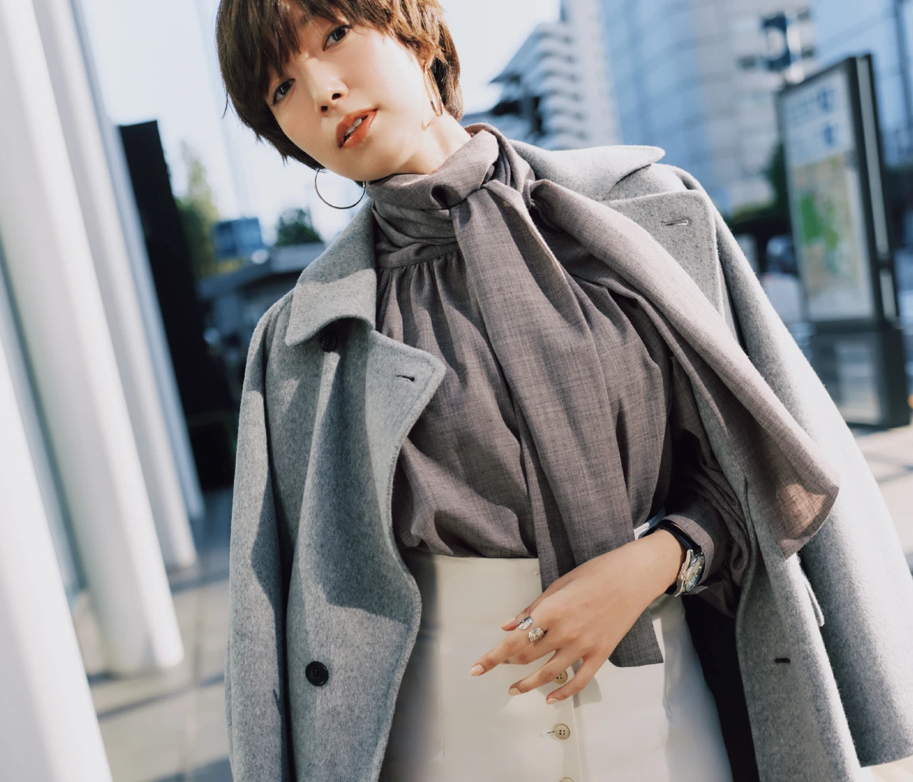 【2026年は大きめボウタイのブラウスが旬！】一枚持っておきたい主役級トップス7選