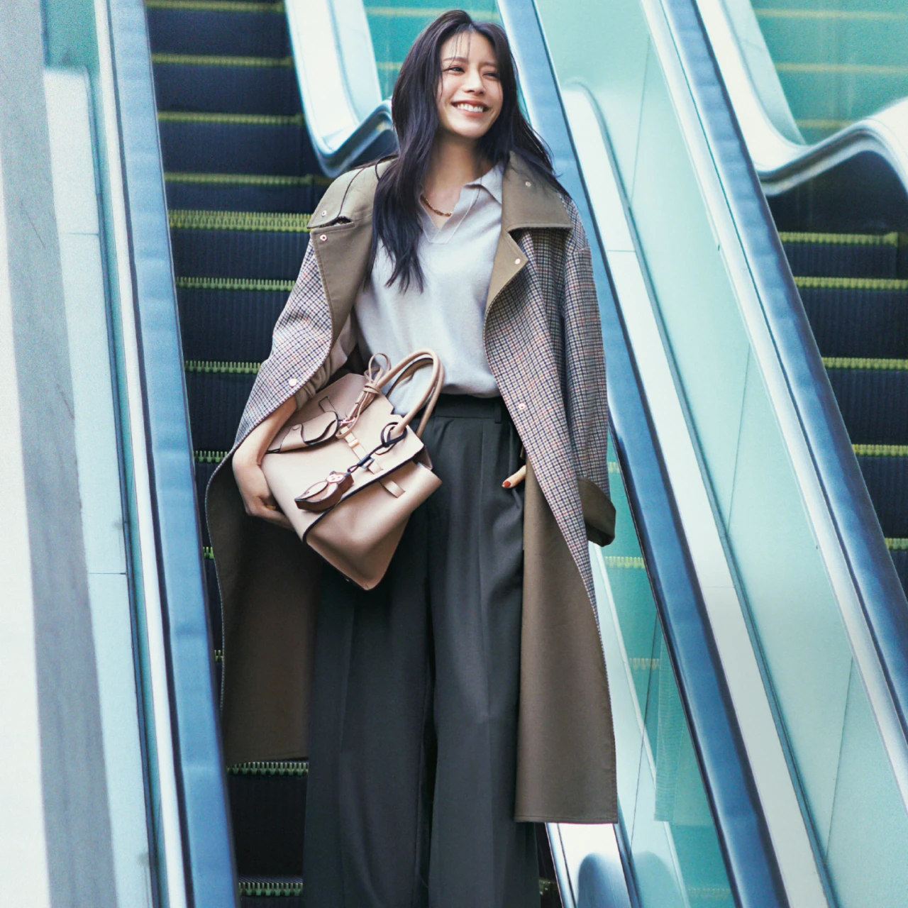 【2026年最新スラックス12選】どんなトップスにも落ち着きと洗練感を添えてくれる“お守り”パンツ