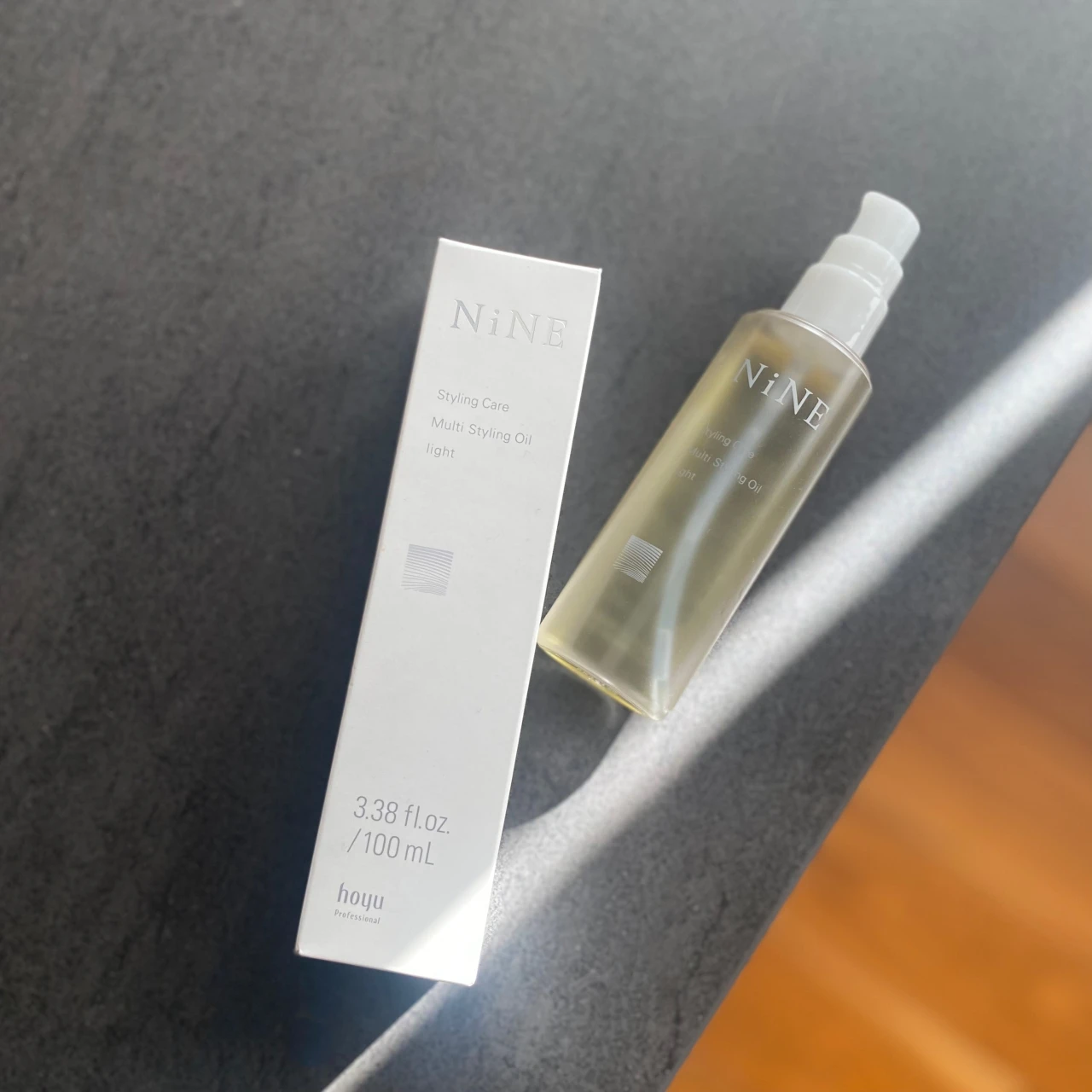 【プロが太鼓判！】ヘアメイクさん発、リピ計15本超えのヘアオイル＆スプレー3選【エディターズピック】