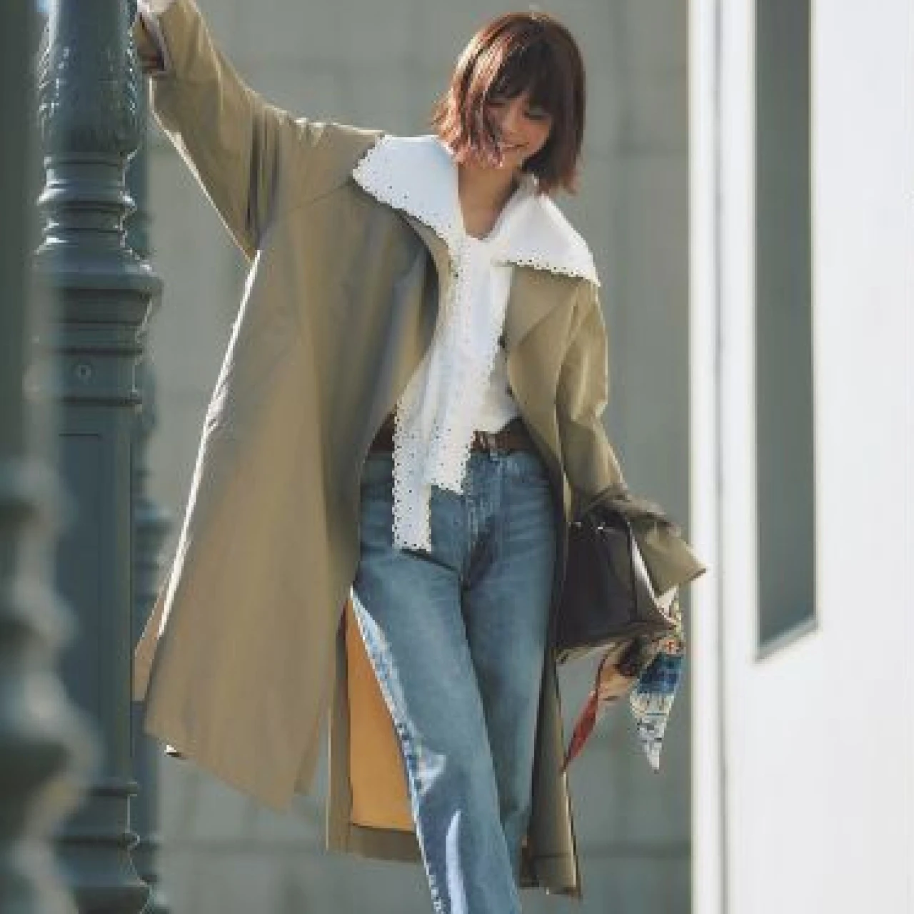 【2026春の最新トレンチ&デニム】選ぶ基準は、体をキレイに見せる、トレンドをのりこなせること!