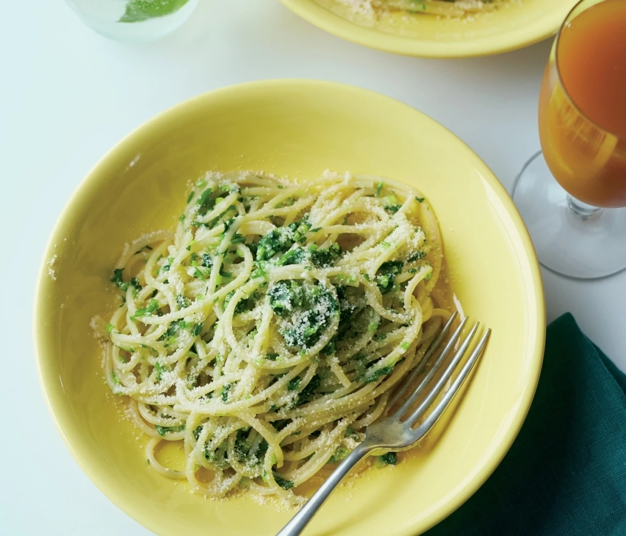 指原莉乃も感激の美味しさ！ 長谷川あかりの「パクチーバターパスタ」レシピ【長谷川あかりのご自愛ごはん】