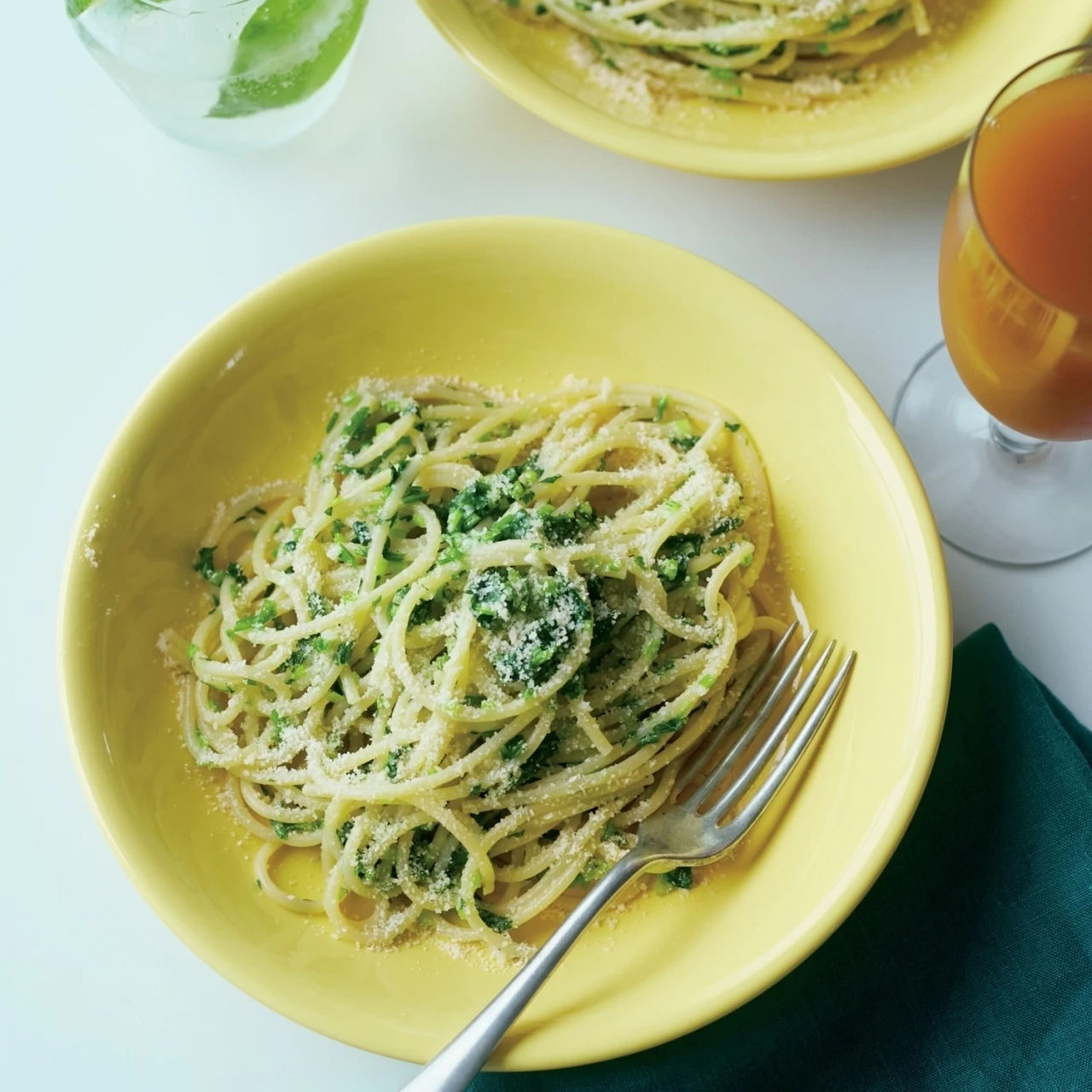 指原莉乃も感激の美味しさ！ 長谷川あかりの「パクチーバターパスタ」レシピ【長谷川あかりのご自愛ごはん】