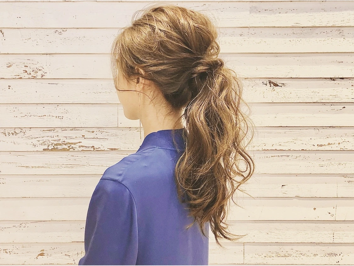 お店詳細付き 結婚式ヘアセット お呼ばれヘア ヘアアレンジまとめ ポニーテール Happy Plus ハピプラ