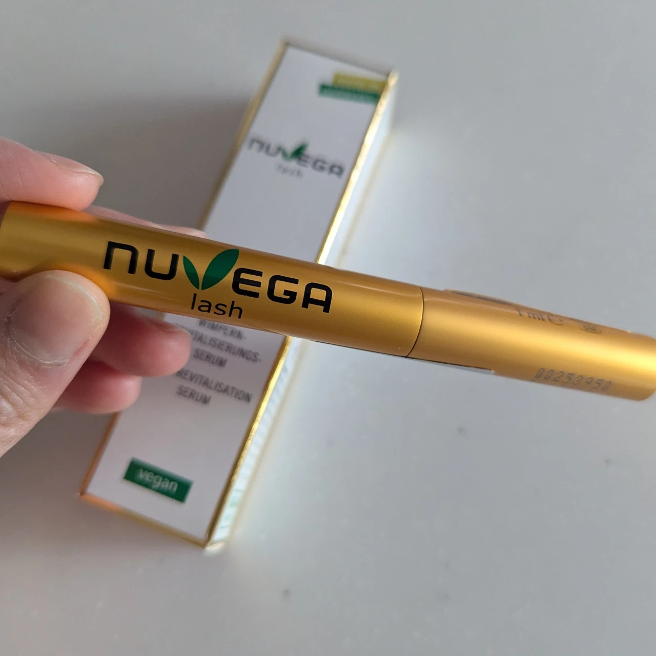 刺激はイヤ。でも伸びは欲しい！私の本命まつ毛美容液