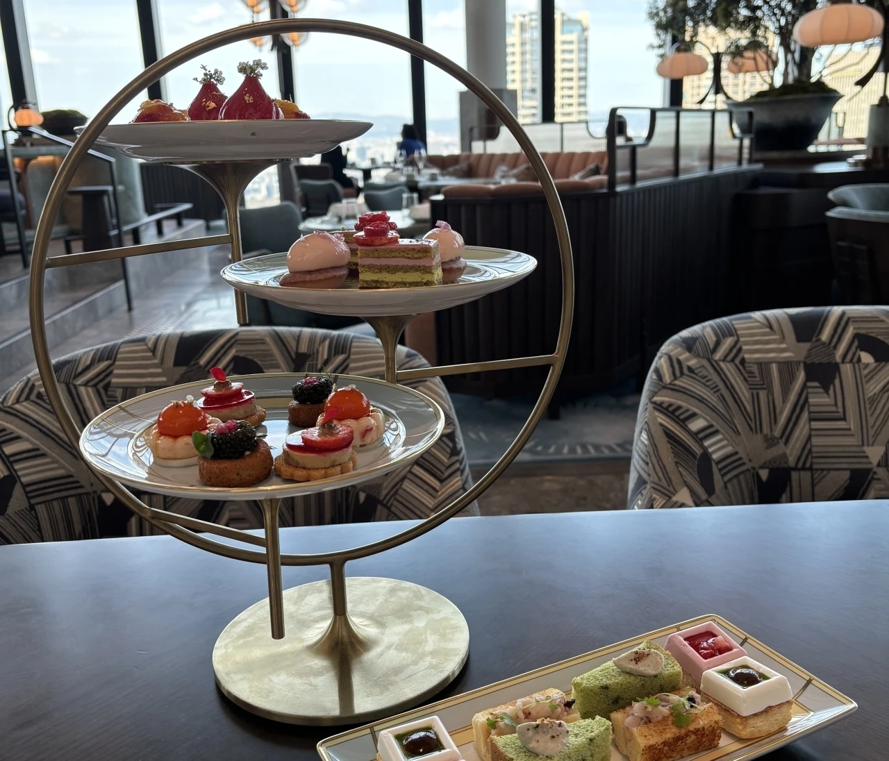 WALDORF ASTORIA OSAKA(ウォルドーフアストリア大阪)でのアフタヌーンティー