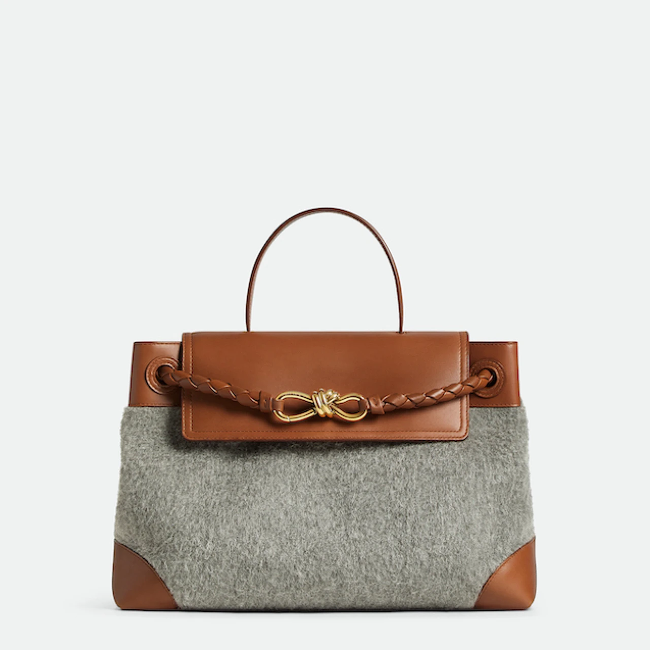 【BOTTEGA VENETA（ボッテガ・ヴェネタ）】フェルト素材✕ブリストルレザーの新モデルに注目