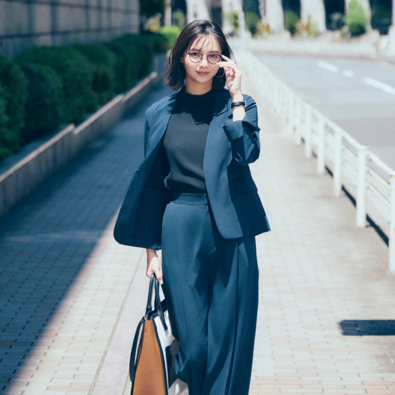 夏でも必須の「お仕事ジャケット」を1ランクアップさせるシーン別・4コーデ【30代 通勤コーディネート集】