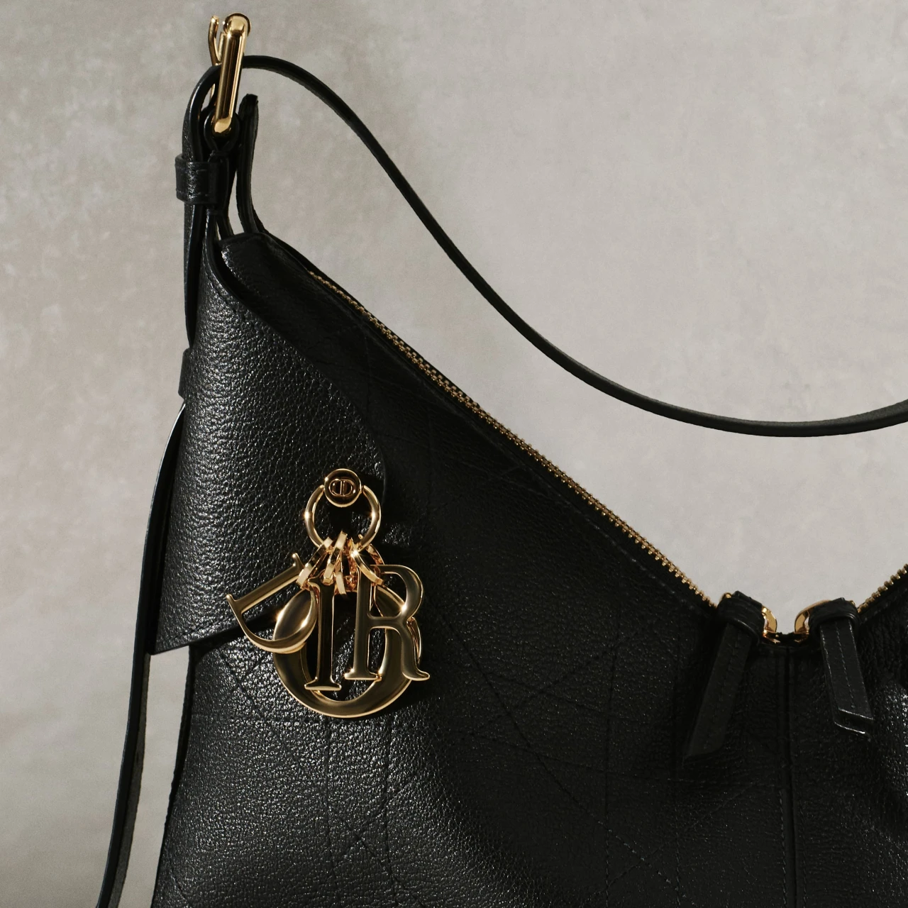 【DIOR(ディオール)】2026年クルーズ コレクションより新作バッグ「ディオール ヴォヤージュ」が登場