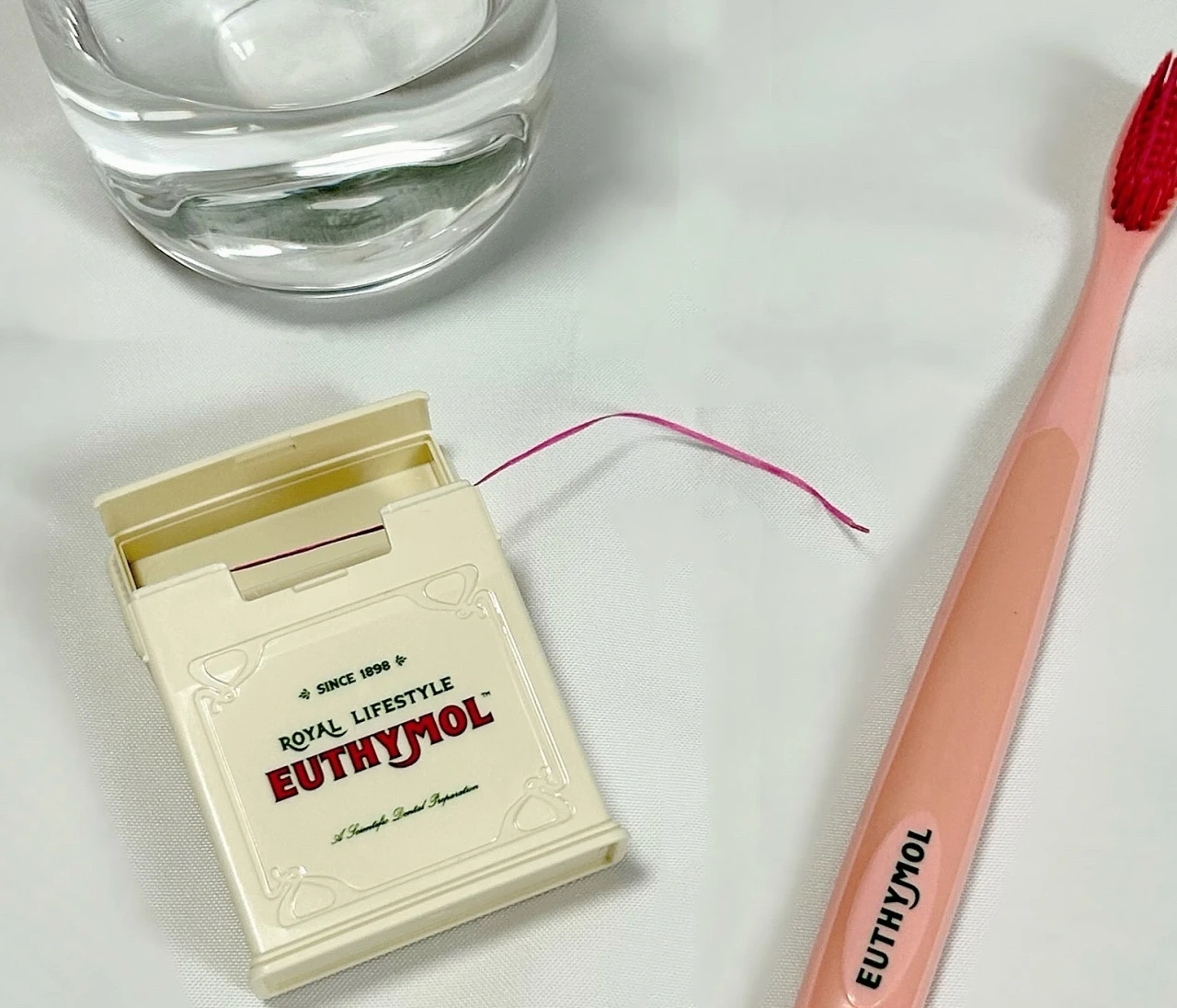 毎日の「+1ケア」に。私が愛用しているオーラルケアアイテム|ユーシモールのデンタルフロス #美容部