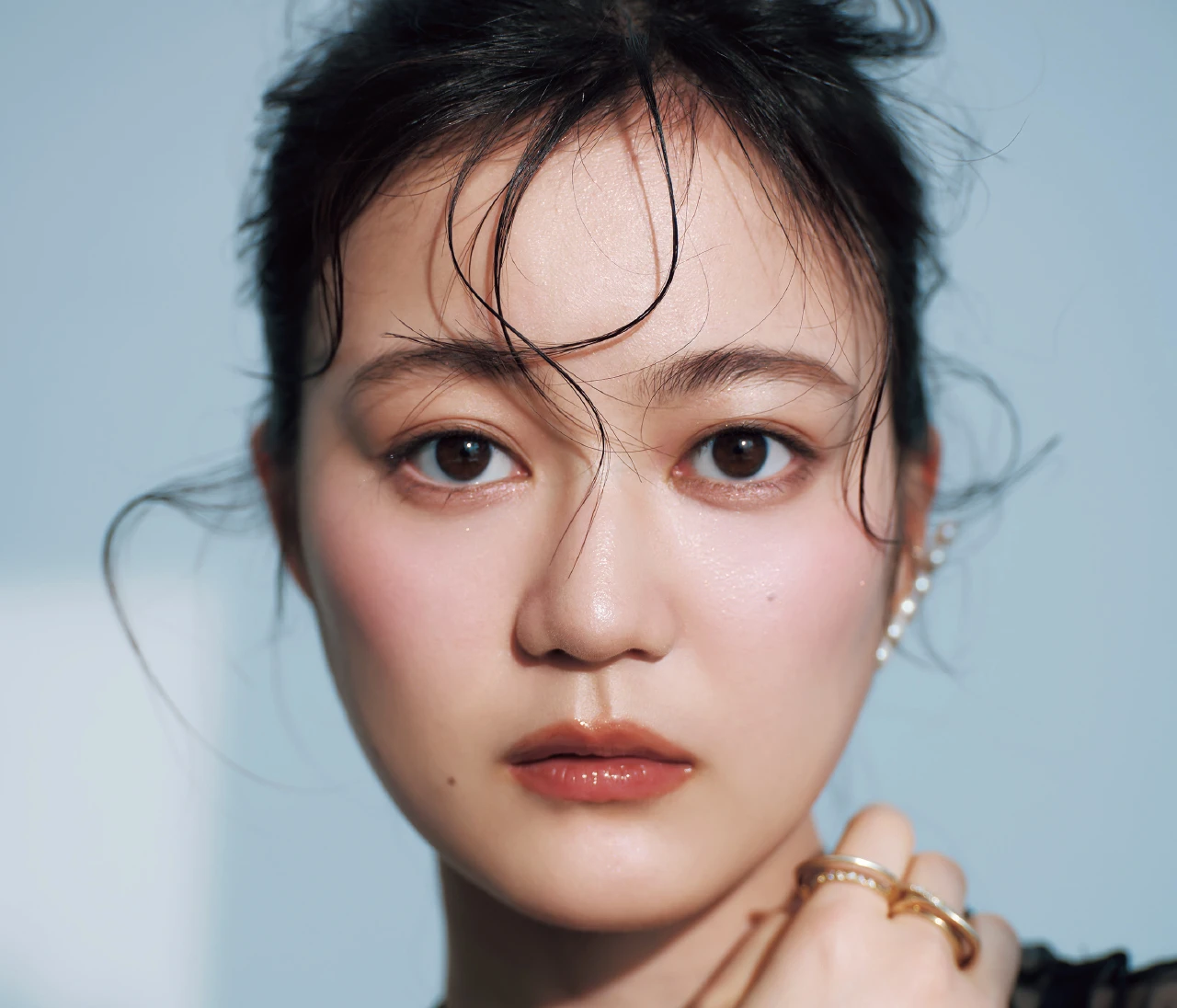 【生田絵梨花さん主演 夏の記憶と旬メイク】白みピンクチーク×深色リップで甘くて苦い夏ルックが完成