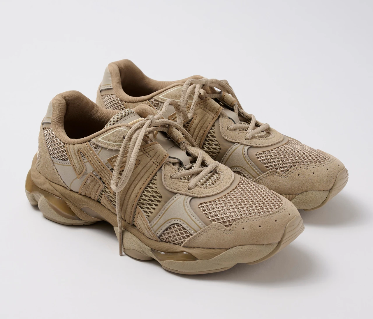 【オニツカタイガー】TIGRUN（ティグラン）は大人っぽくて歩きやすい！ ボリュームソールの新定番！スニーカーの選び方も【きれいめ派の通勤・休日スニーカー】