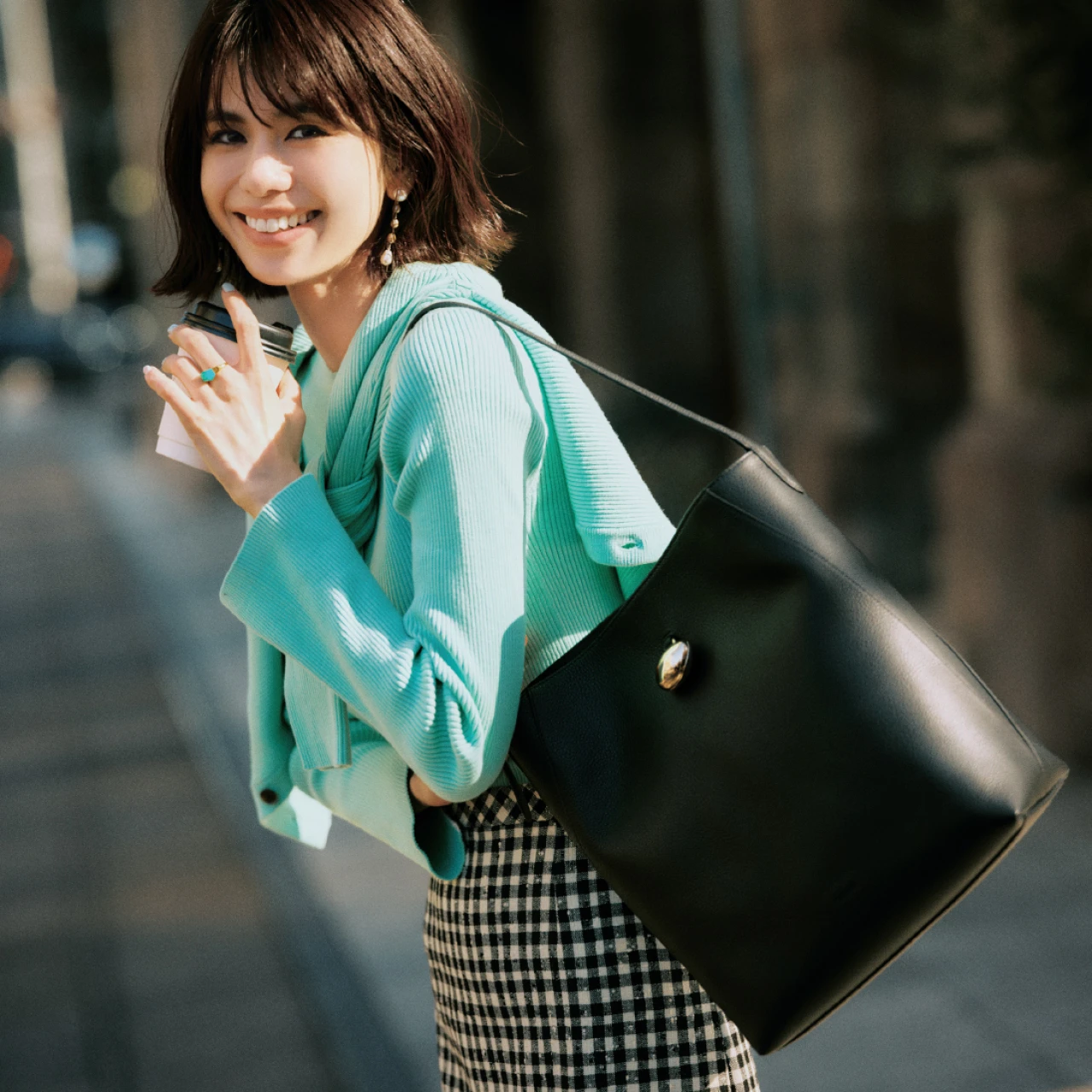 絶対使える大定番!この春狙うべき通勤バッグ「黒のワンショルダー」4選