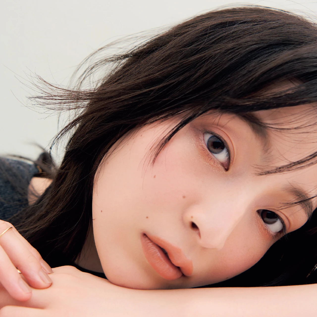 【令和の最新ベージュアイメイク】基本のつくり方&眉・チークメイクをチェック!