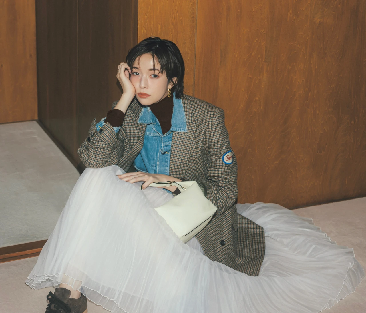 予想最高気温36℃/クラシカルなブラウン系チェックジャケットで作る王道トラッド【BAILA今日のコーデ】