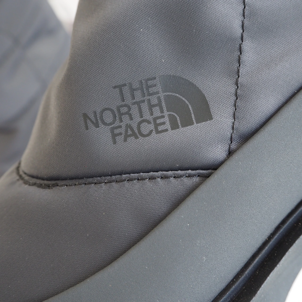 【THE NORTH FACE(ザ・ノース・フェイス)】新作の「カルミア ヌプシ ブーツ ウォータープルーフ」をライターが試着レビュー!普段着になじむ防寒・防水のアウトドアシューズ#BAILA読む試着室