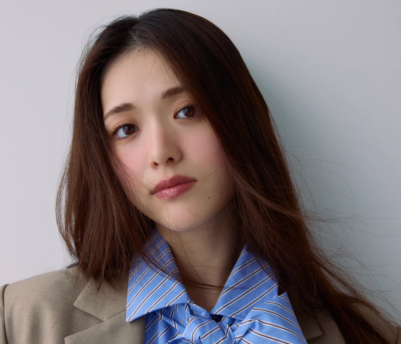【松村沙友理】『コスメデコルテ』の秋新色リップで作る全方位好印象なロージィメイク